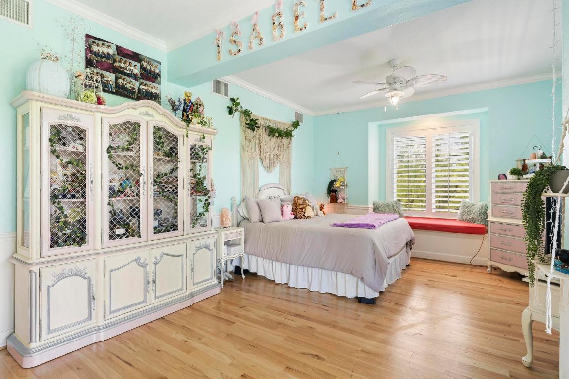 YACHT CLUB BEACH - Residential