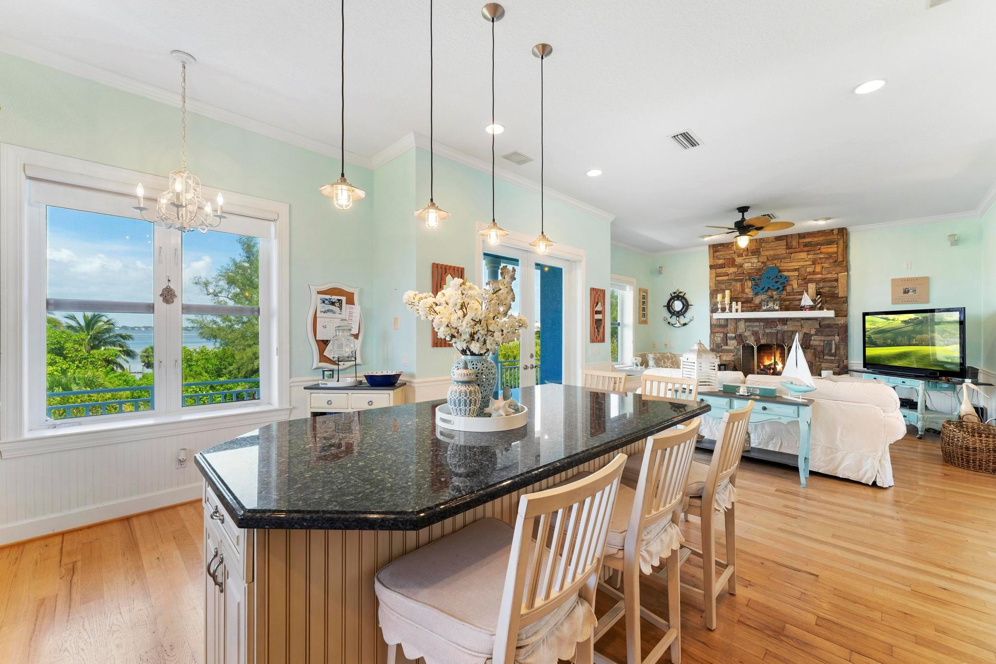 YACHT CLUB BEACH - Residential