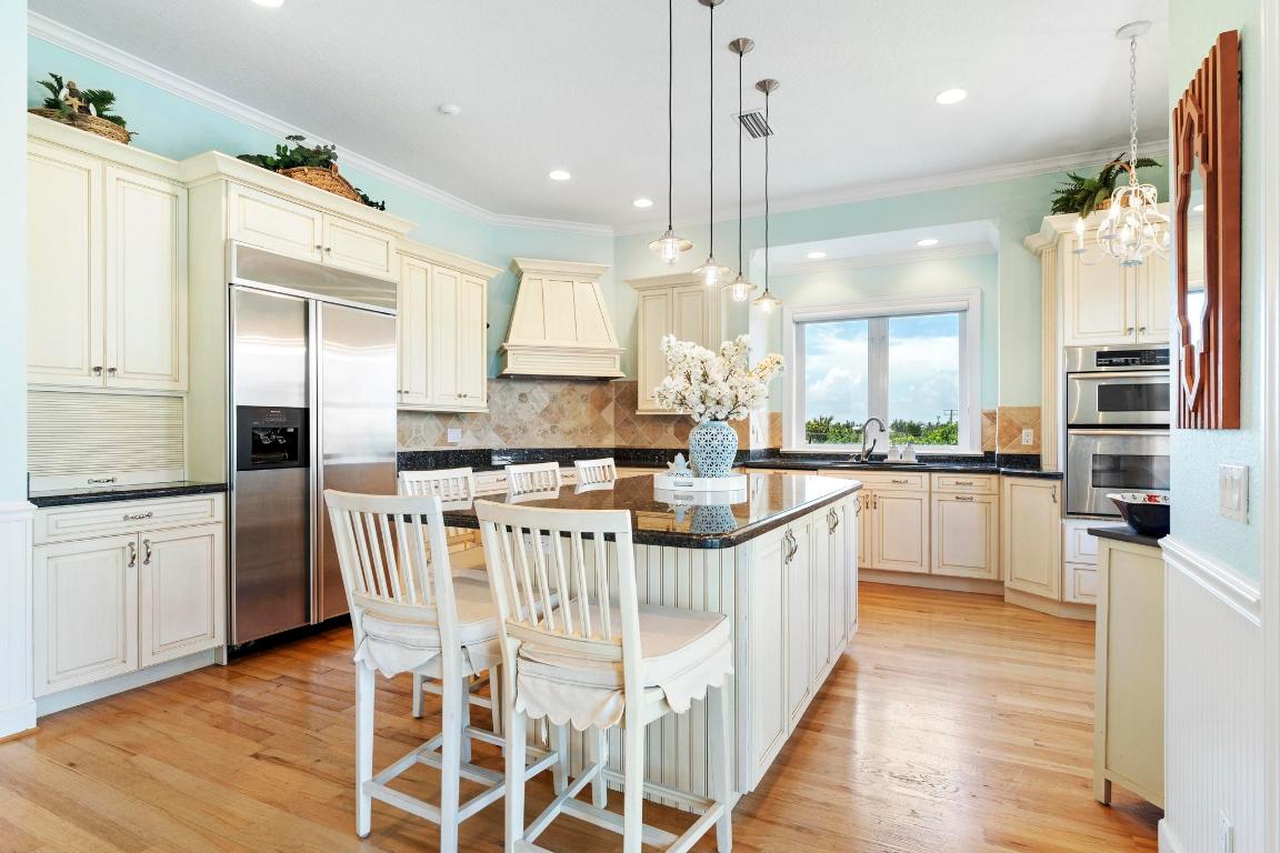 YACHT CLUB BEACH - Residential