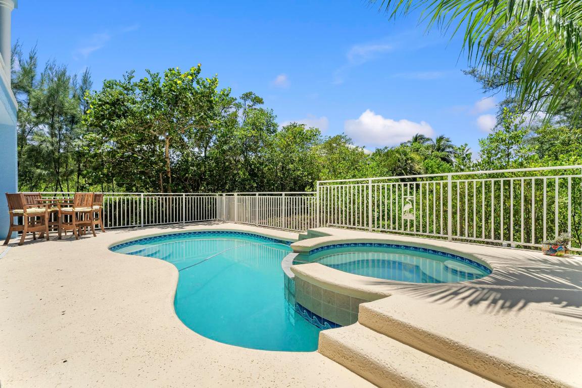 YACHT CLUB BEACH - Residential