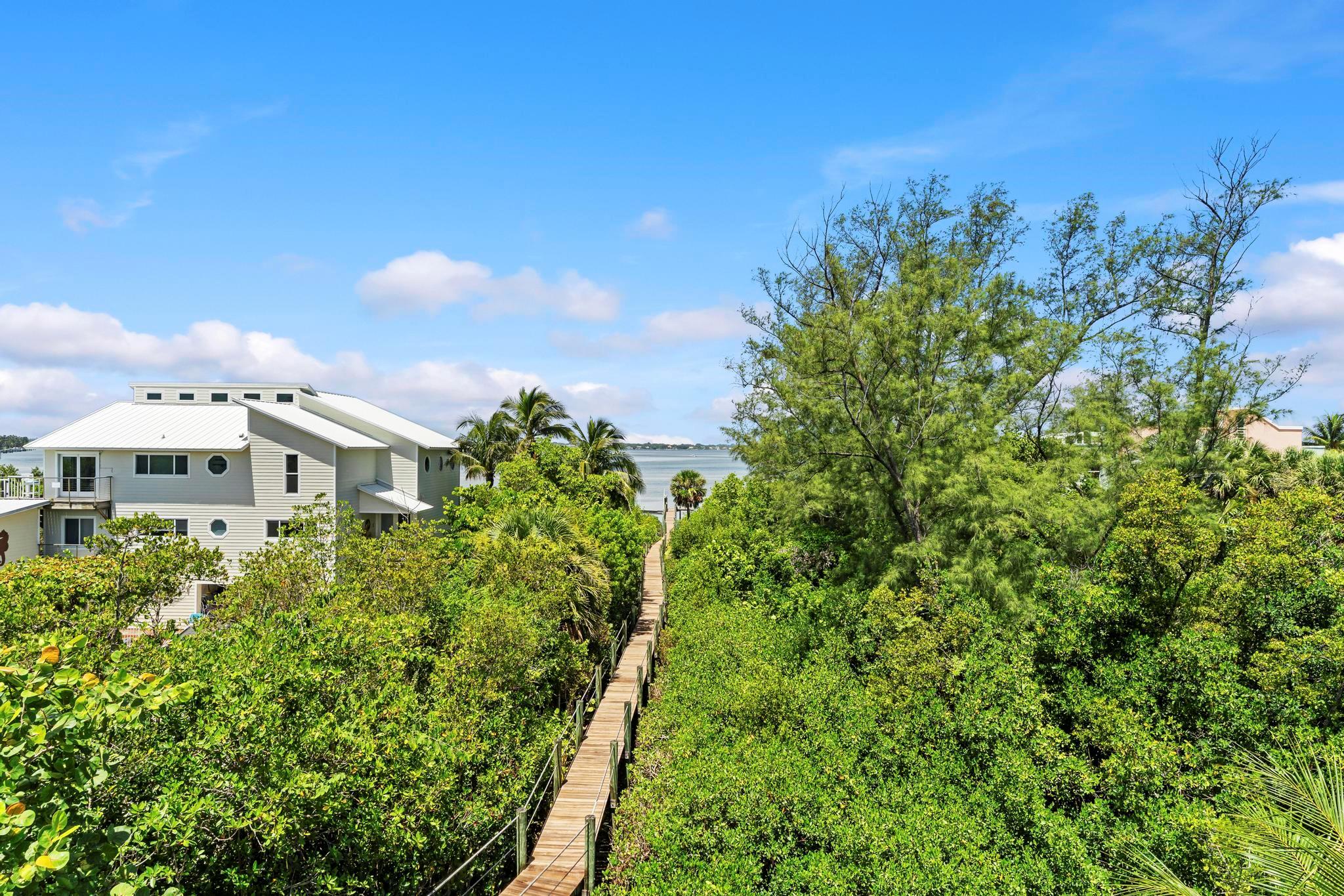 YACHT CLUB BEACH - Residential