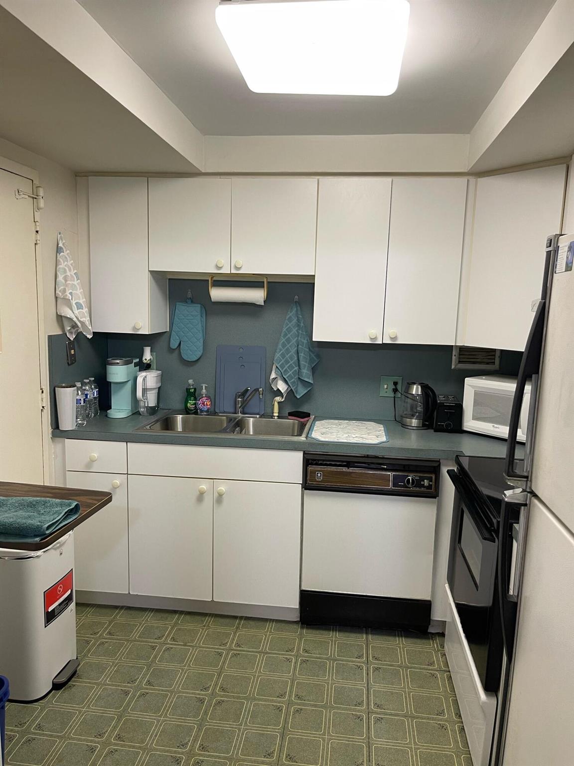 ALEXANDER TOWERS CONDO - Residential