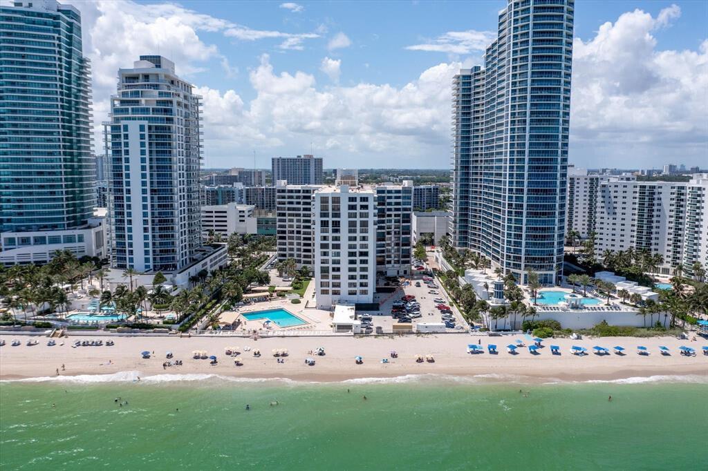 ALEXANDER TOWERS CONDO - Residential