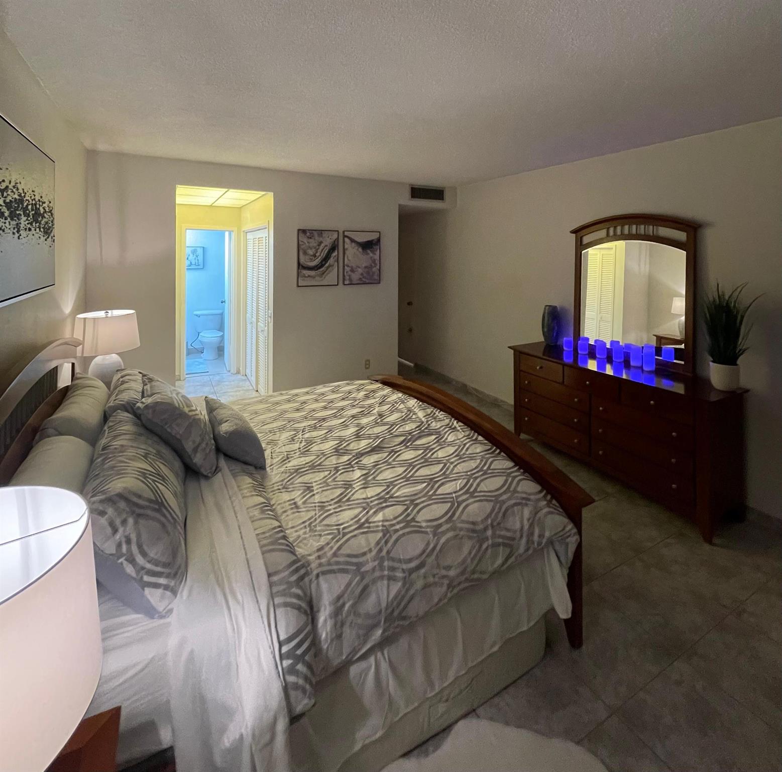 ALEXANDER TOWERS CONDO - Residential