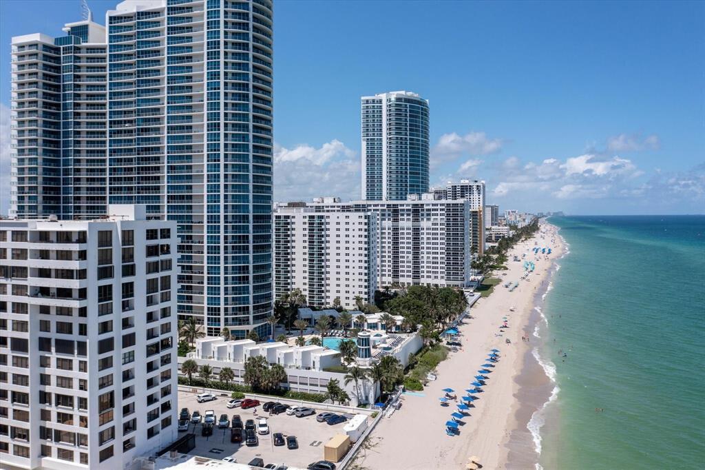 ALEXANDER TOWERS CONDO - Residential