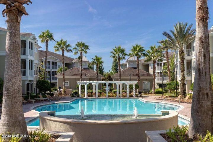 GARDENS OF BRIDGEHAMPTON - Residential