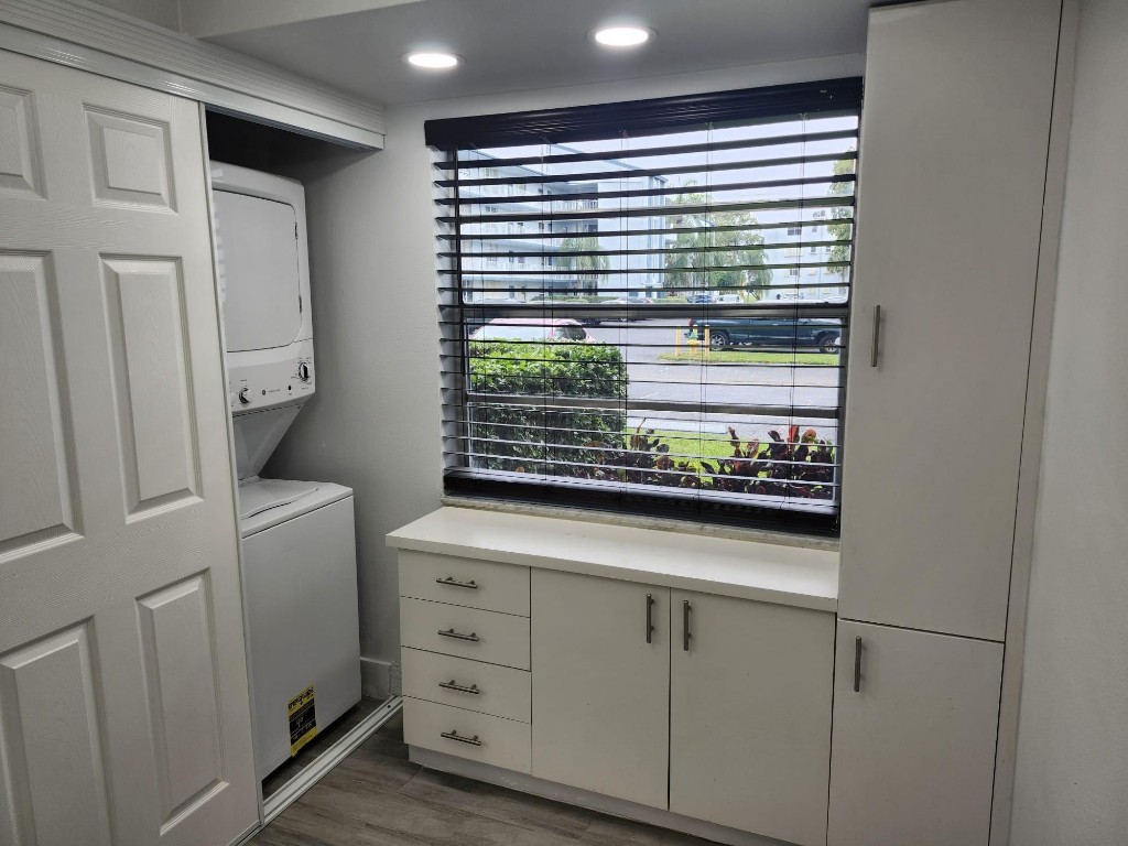 PALM SPRINGS 2 - Residential