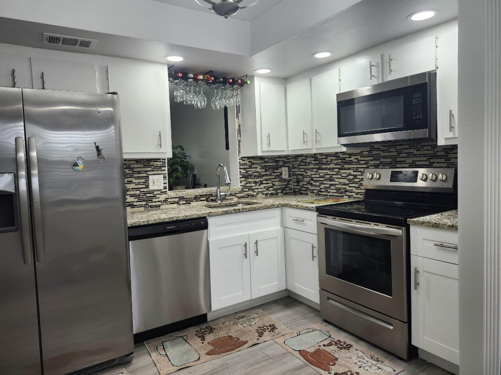 PALM SPRINGS 2 - Residential