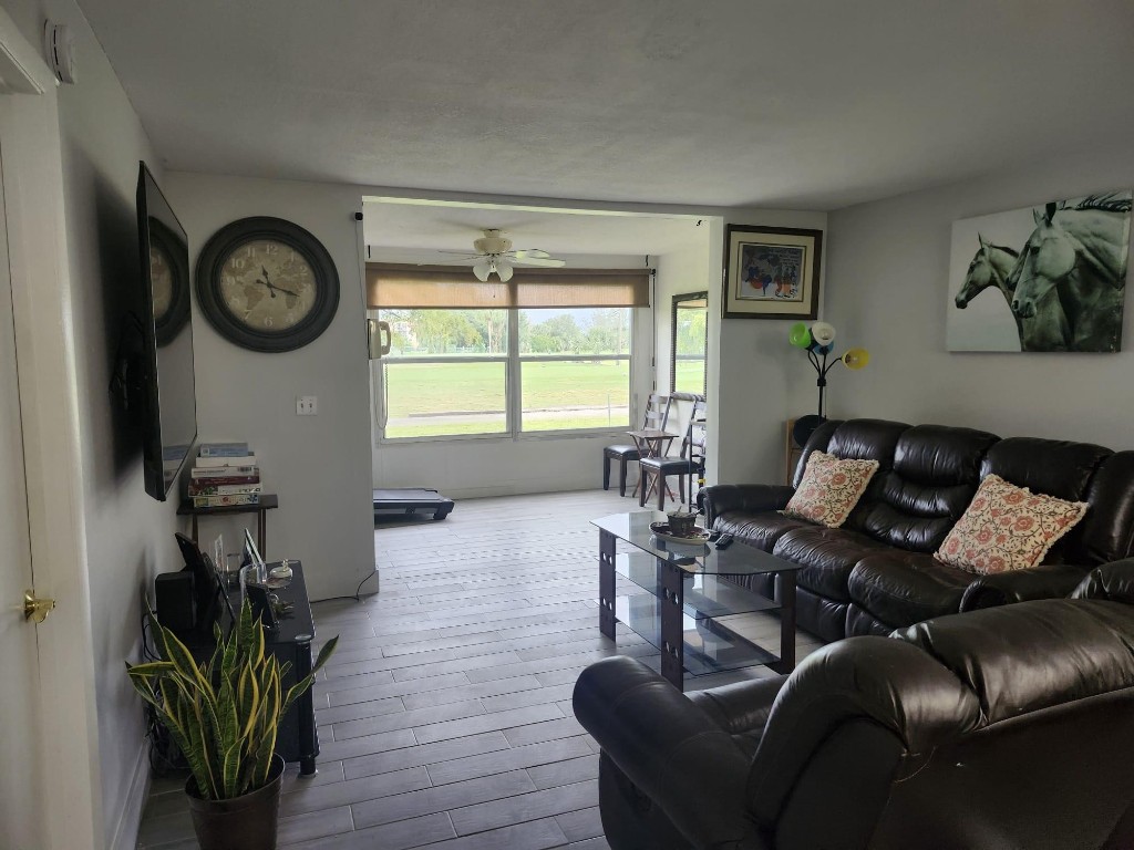 PALM SPRINGS 2 - Residential