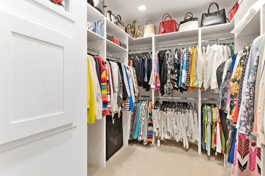 ONE WATERMARK PLACE - Residential