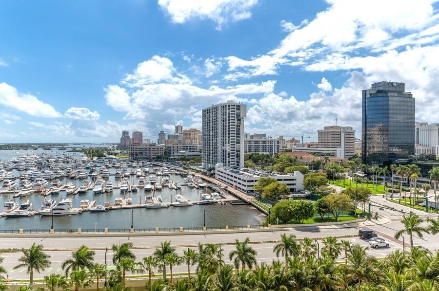 ONE WATERMARK PLACE - Residential