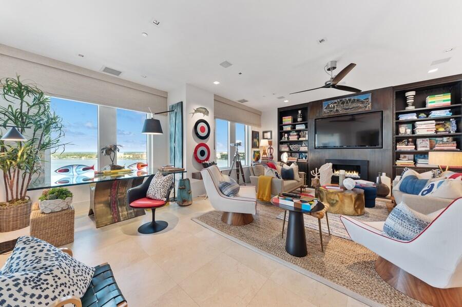 ONE WATERMARK PLACE - Residential