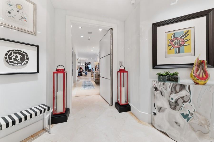 ONE WATERMARK PLACE - Residential