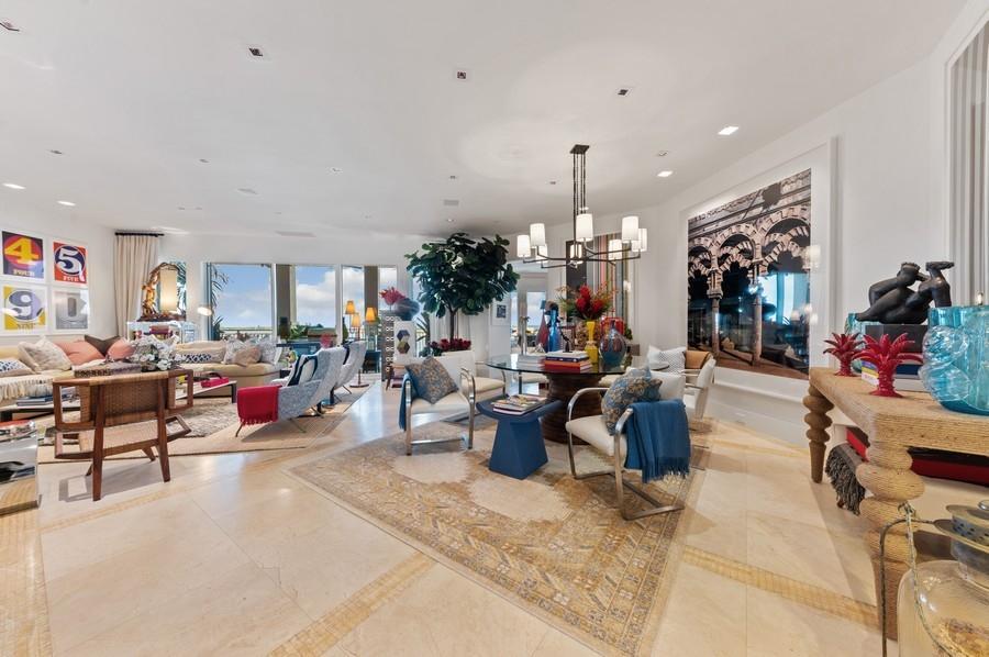 ONE WATERMARK PLACE - Residential