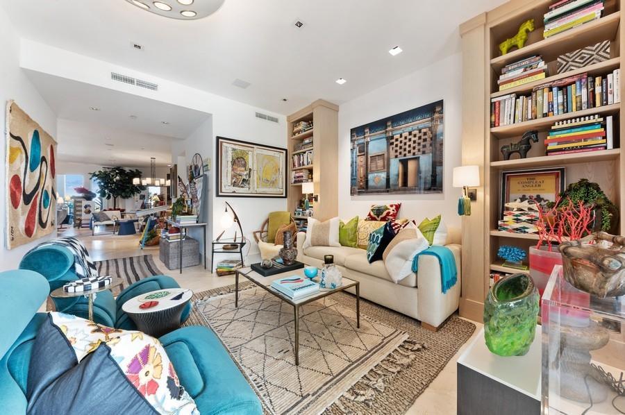 ONE WATERMARK PLACE - Residential