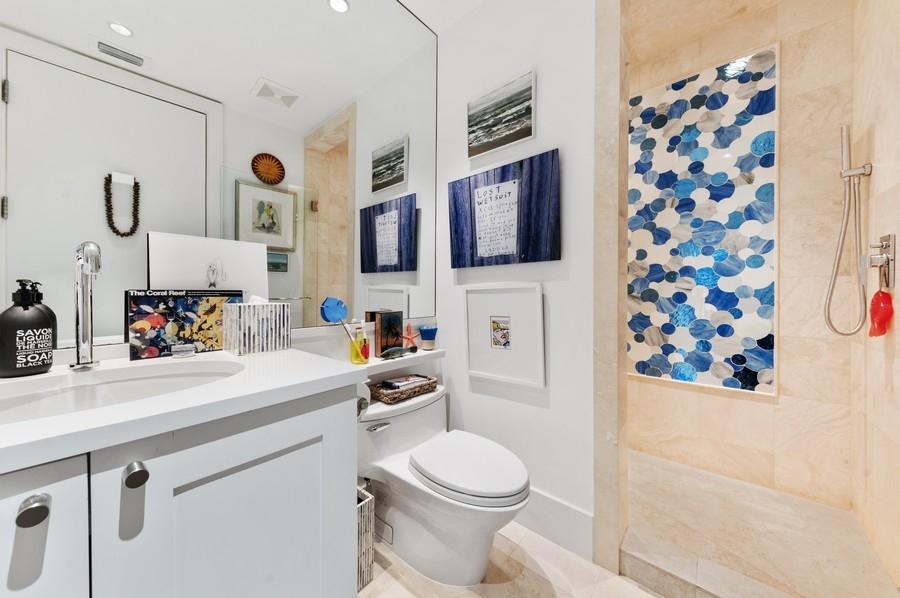 ONE WATERMARK PLACE - Residential