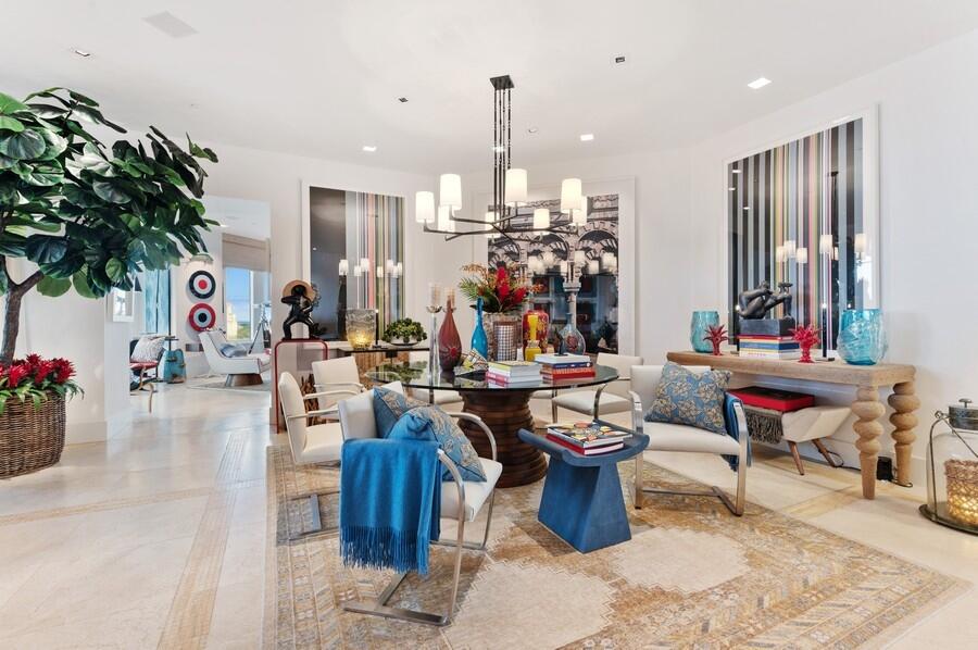 ONE WATERMARK PLACE - Residential