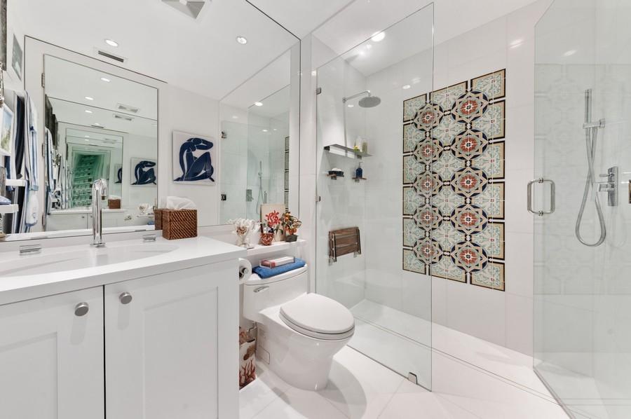 ONE WATERMARK PLACE - Residential