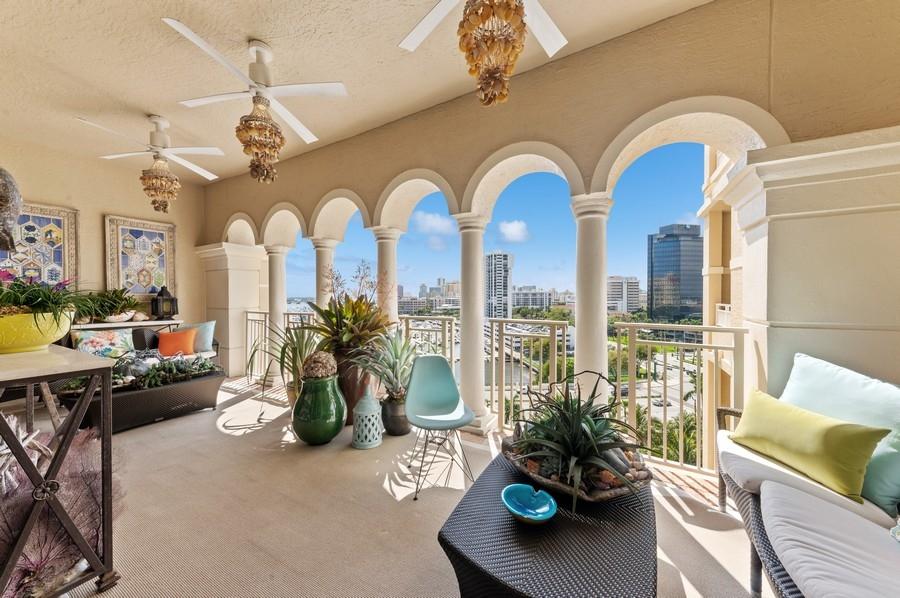 ONE WATERMARK PLACE - Residential