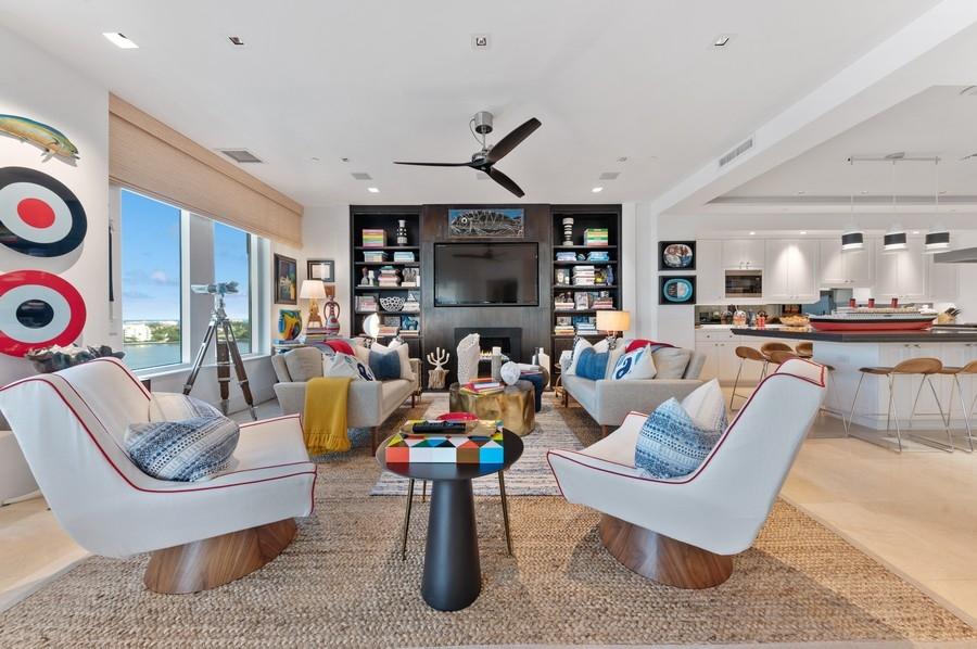 ONE WATERMARK PLACE - Residential