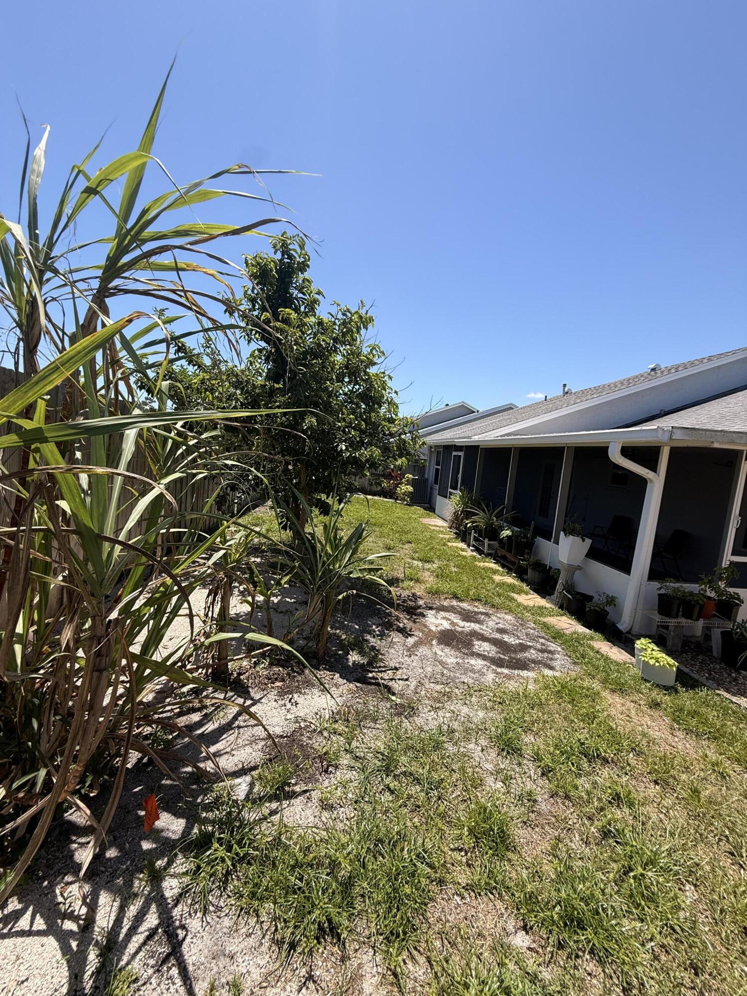 LEE ESTATES 4 - Residential Lease