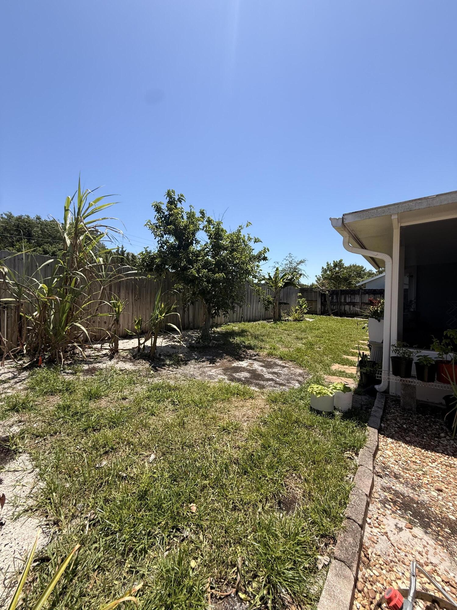 LEE ESTATES 4 - Residential Lease