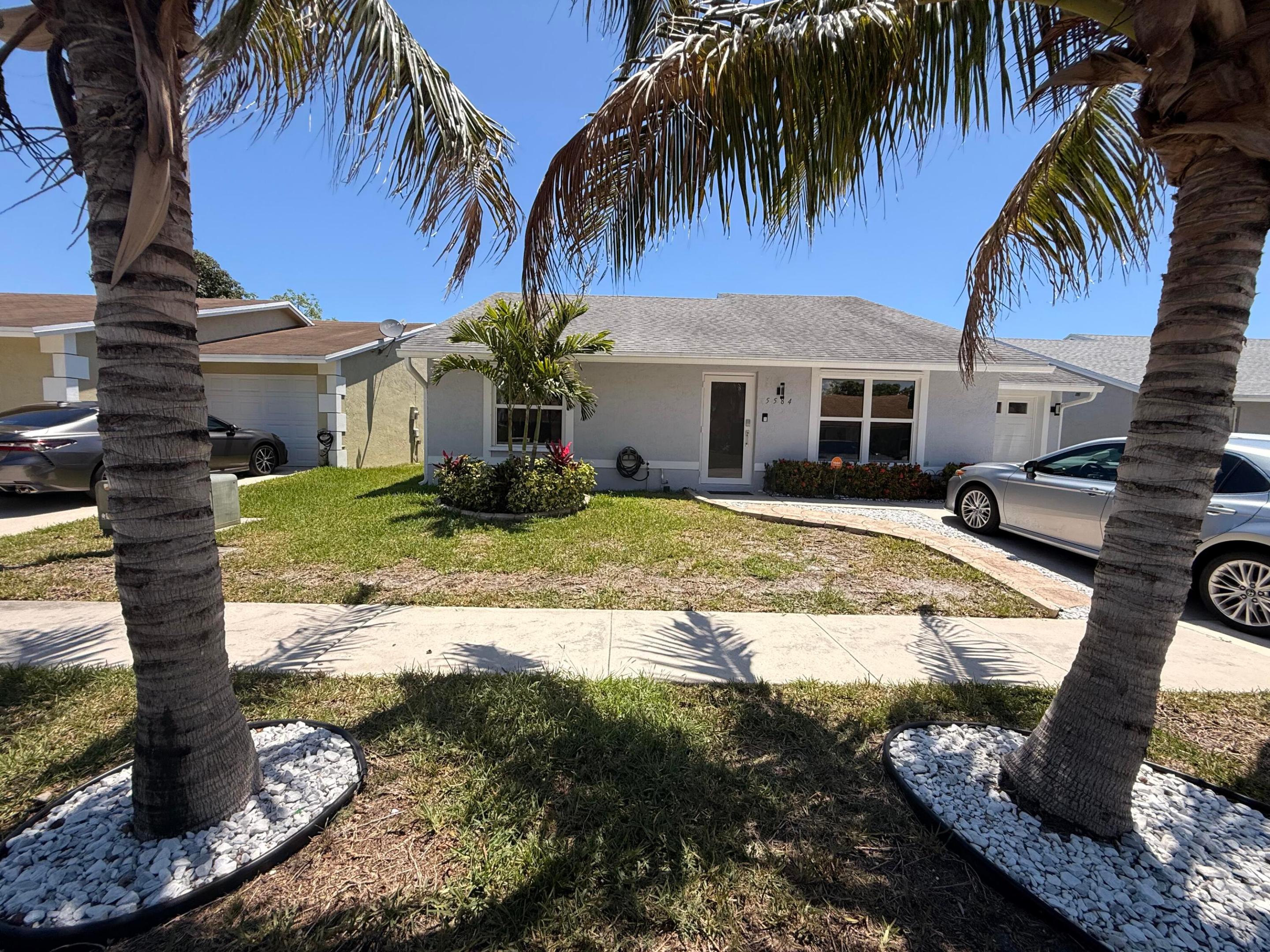 LEE ESTATES 4 - Residential Lease
