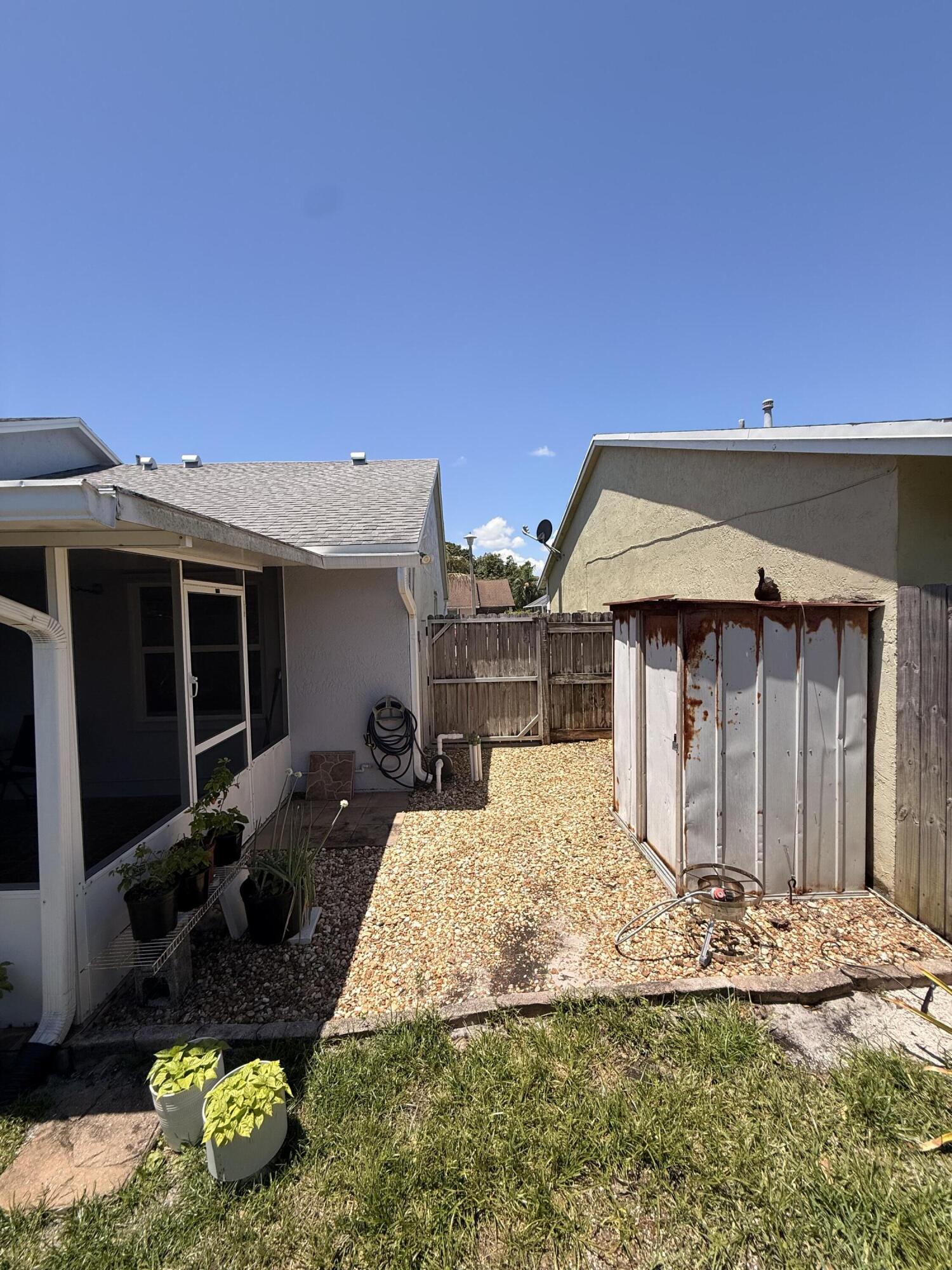 LEE ESTATES 4 - Residential Lease