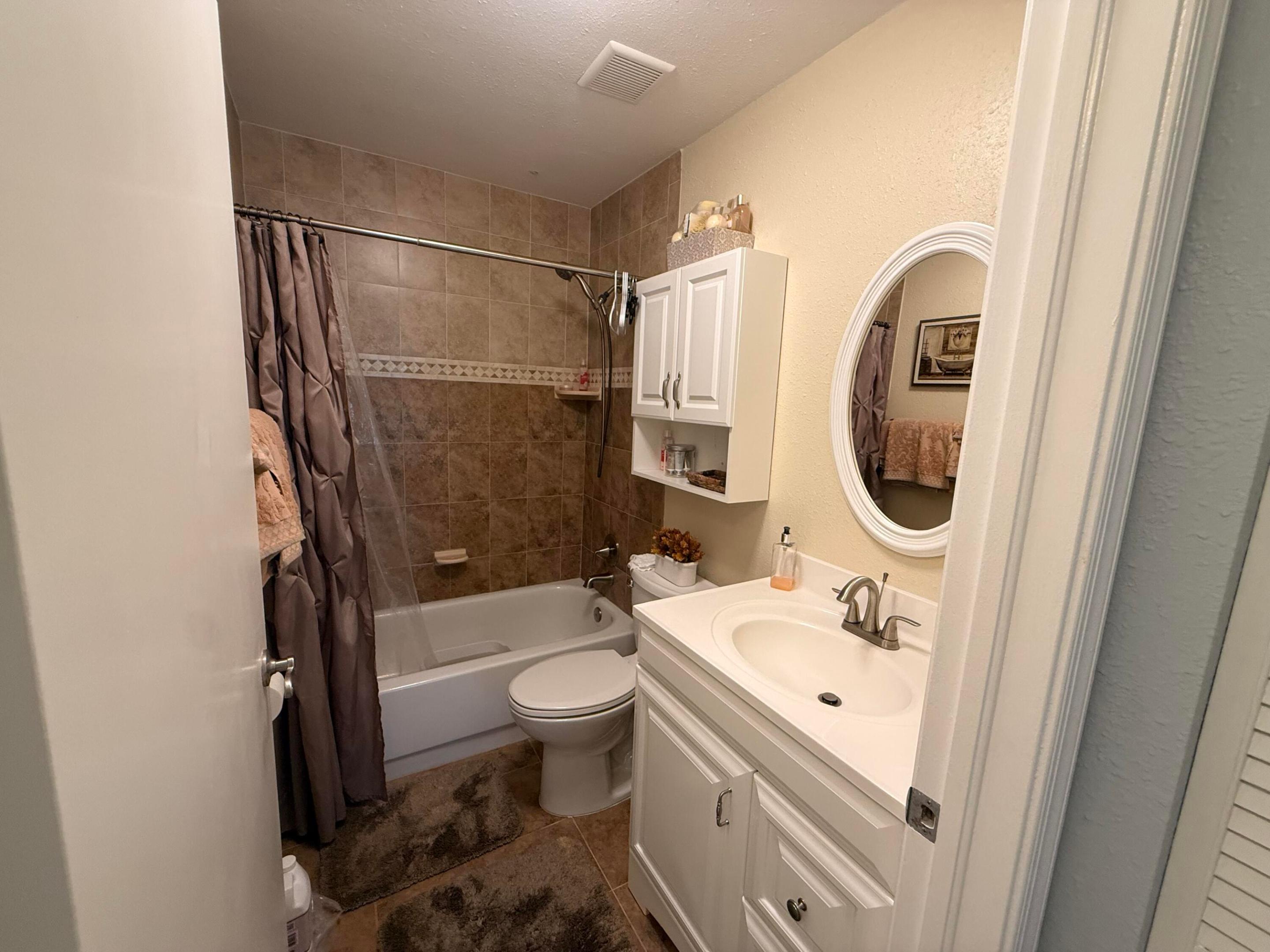 LEE ESTATES 4 - Residential Lease