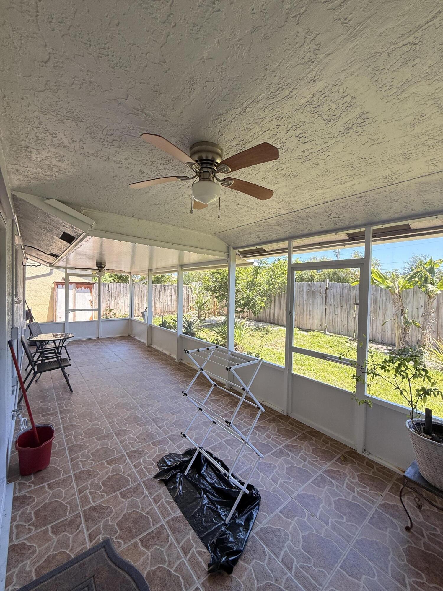 LEE ESTATES 4 - Residential Lease