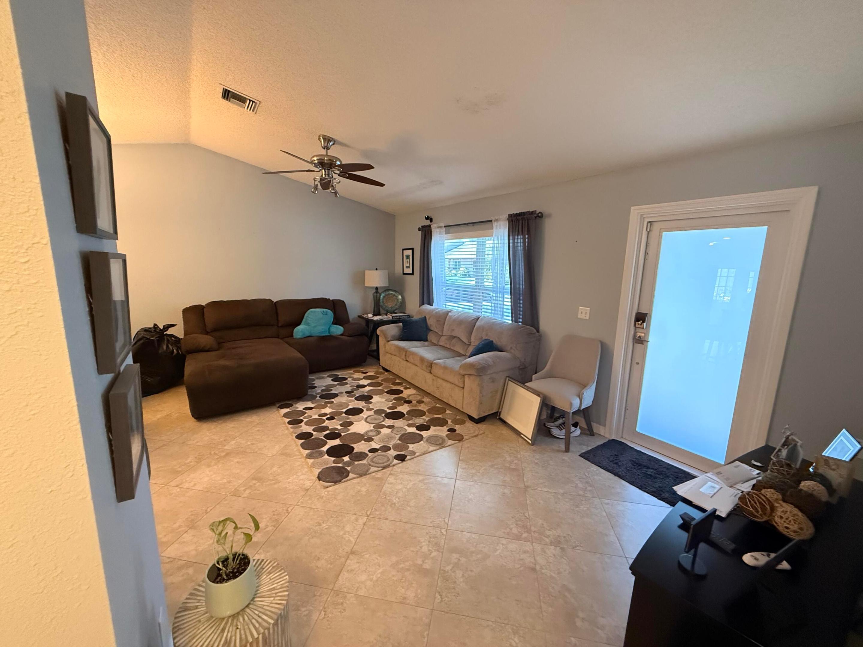 LEE ESTATES 4 - Residential Lease