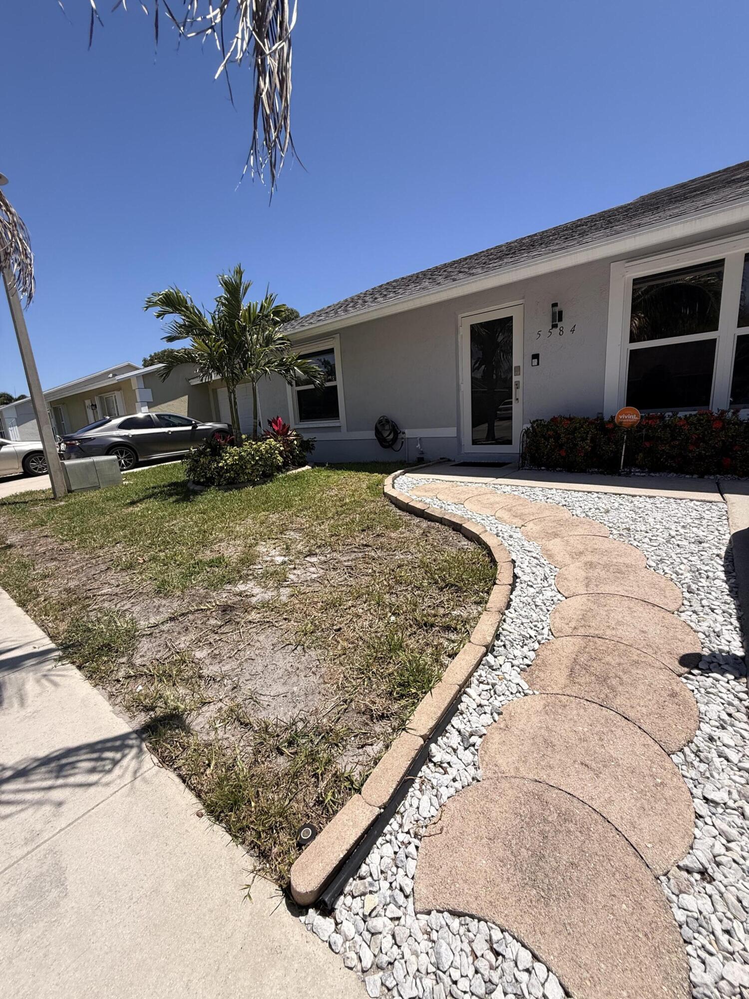 LEE ESTATES 4 - Residential Lease