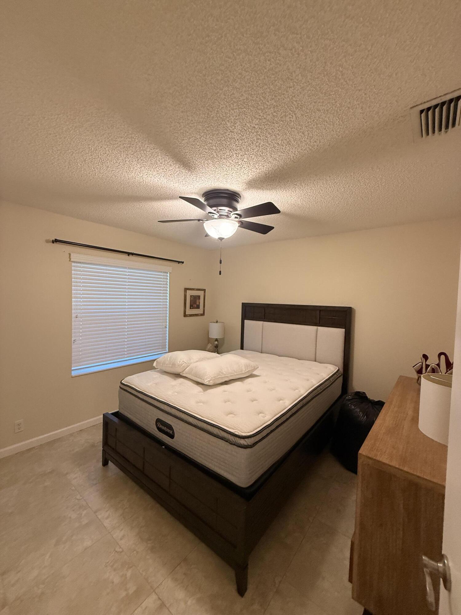 LEE ESTATES 4 - Residential Lease