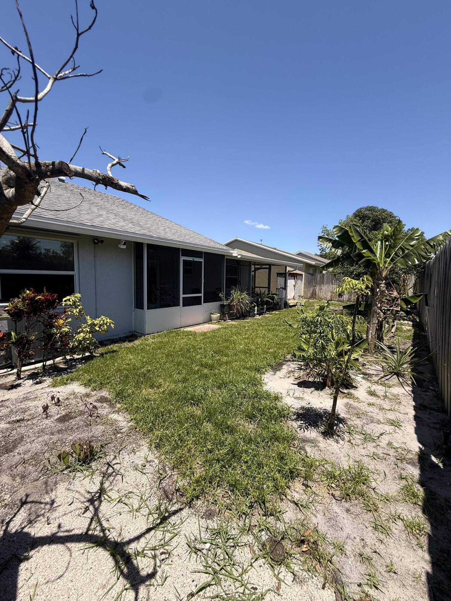 LEE ESTATES 4 - Residential Lease