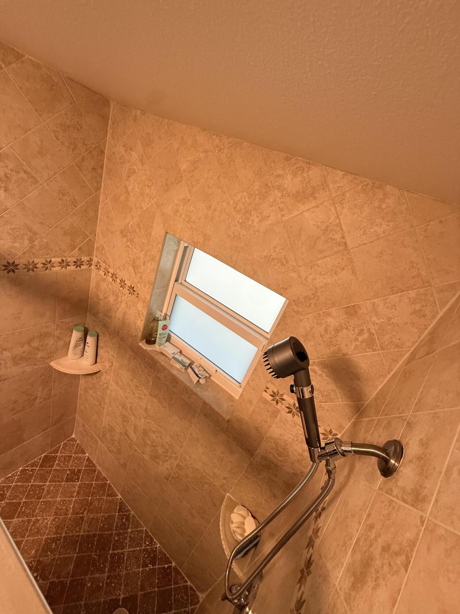 LEE ESTATES 4 - Residential Lease