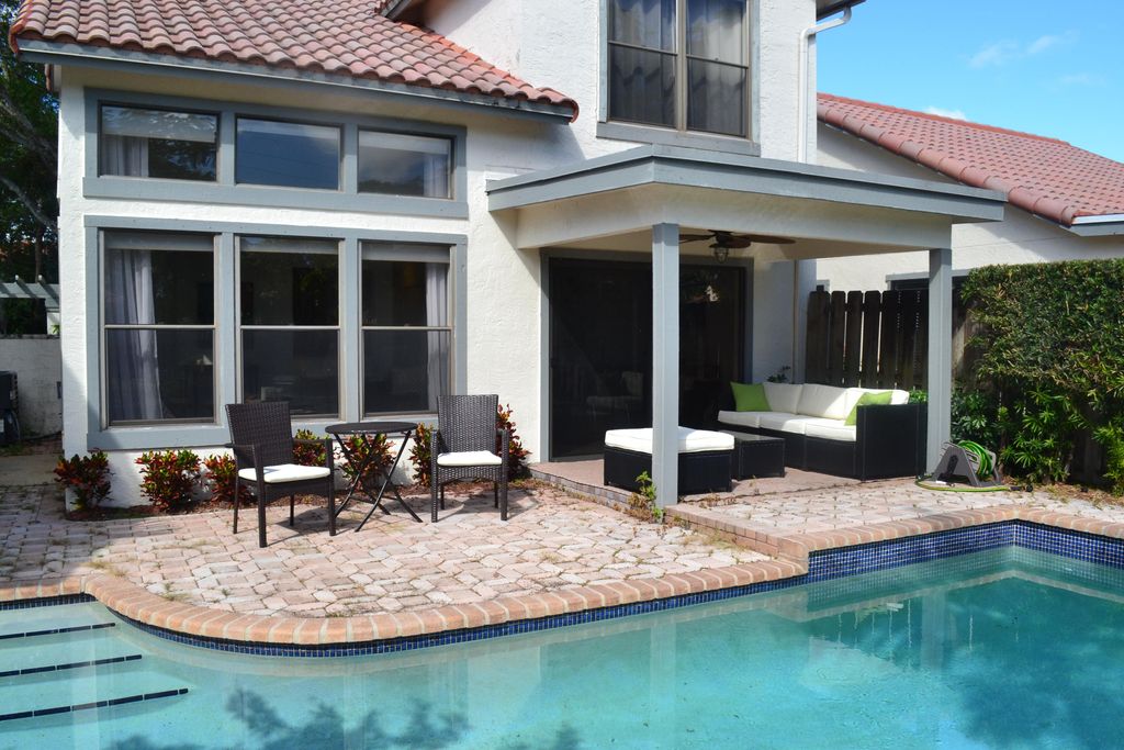 Photo of 5600 Amersham Way, Boca Raton, FL 33486 (MLS # R11013118)