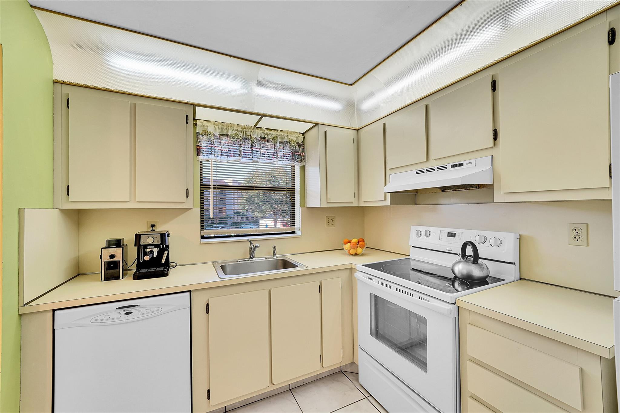 Sunrise Lakes Phase IV - Residential