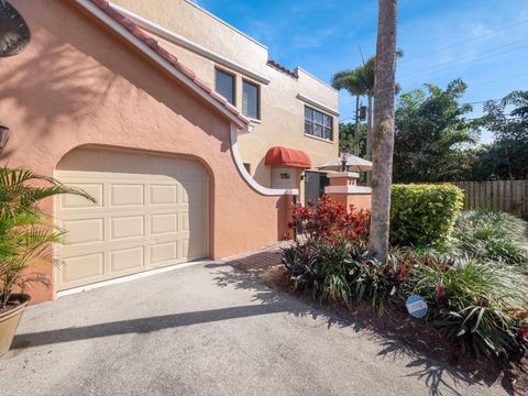 77 Uno Lago Drive Juno Beach FL 33408