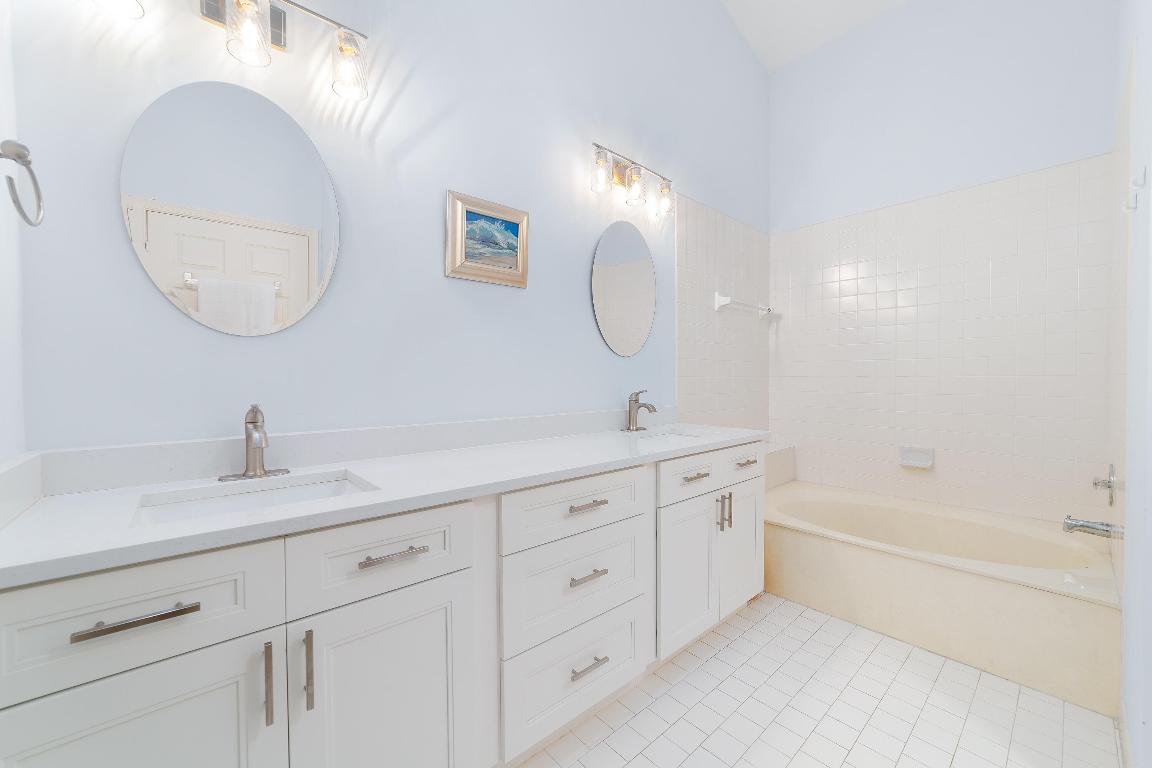 LEXINGTON CLUB 3 - Residential