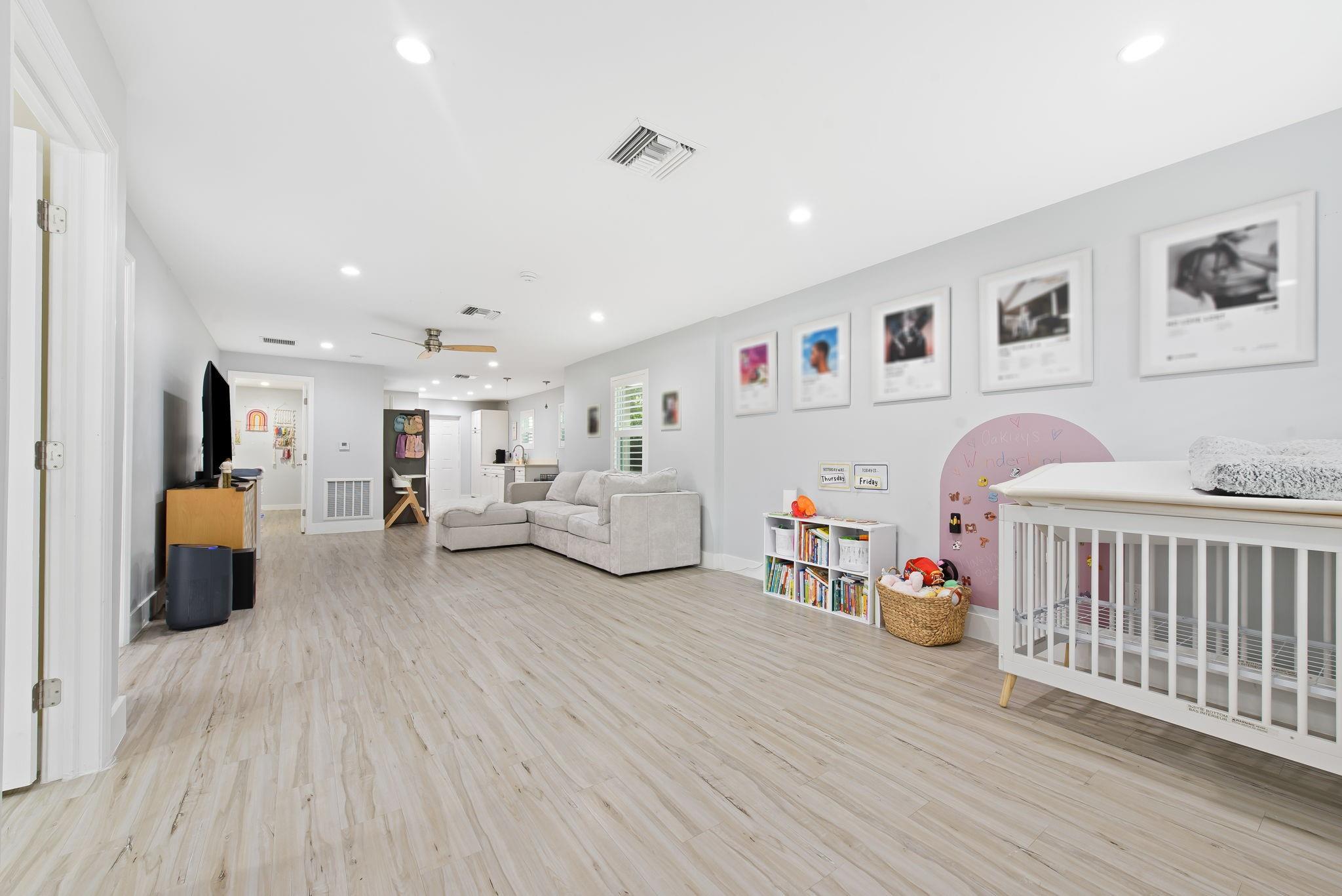 230 Seminole Ave