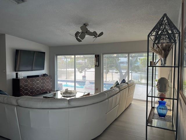 DEER CREEK - Residential