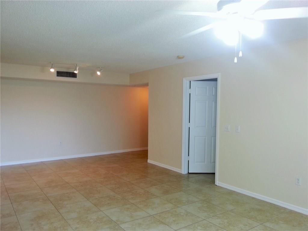 Evergreen Lakes Condo - Residential Lease