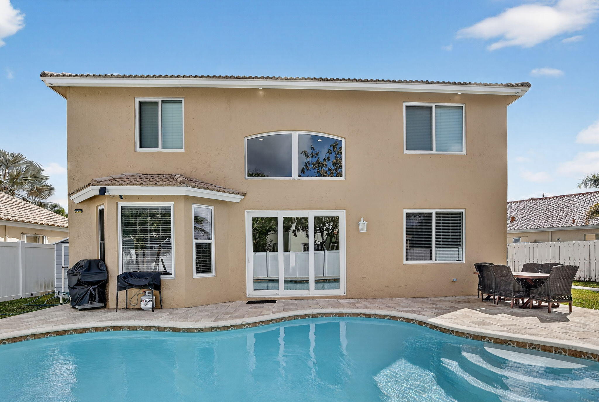 ENCANTADA - Residential