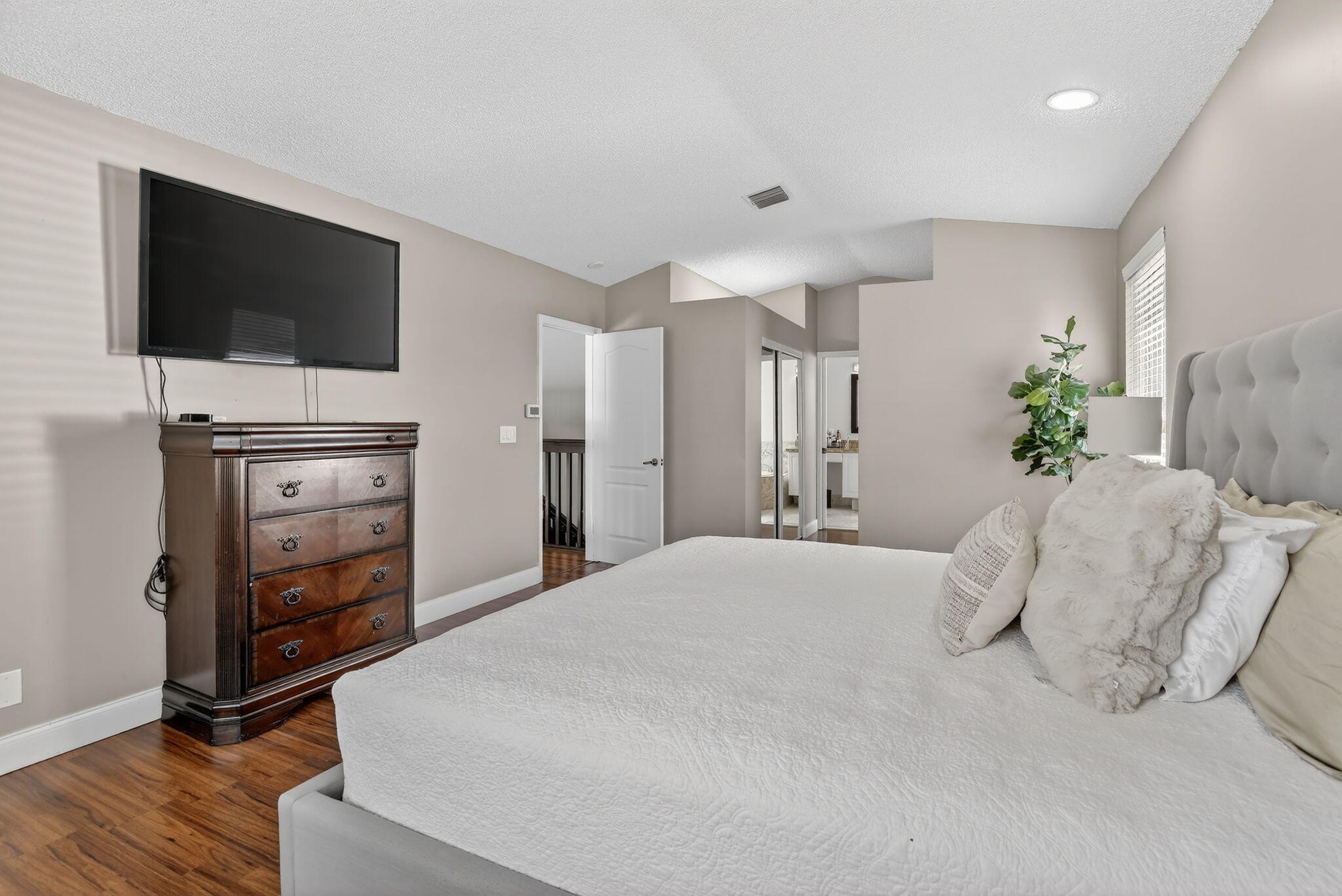 ENCANTADA - Residential