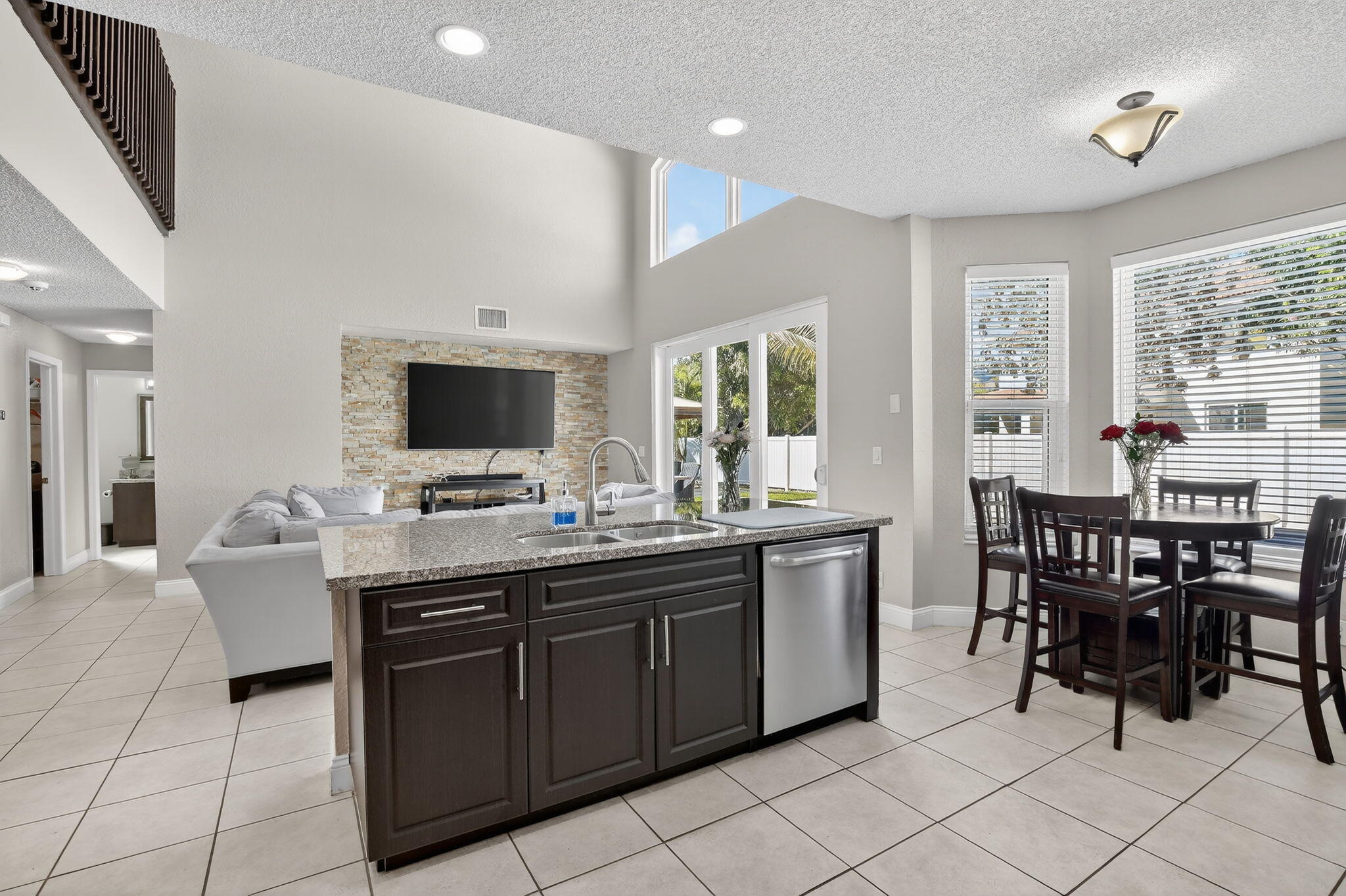 ENCANTADA - Residential