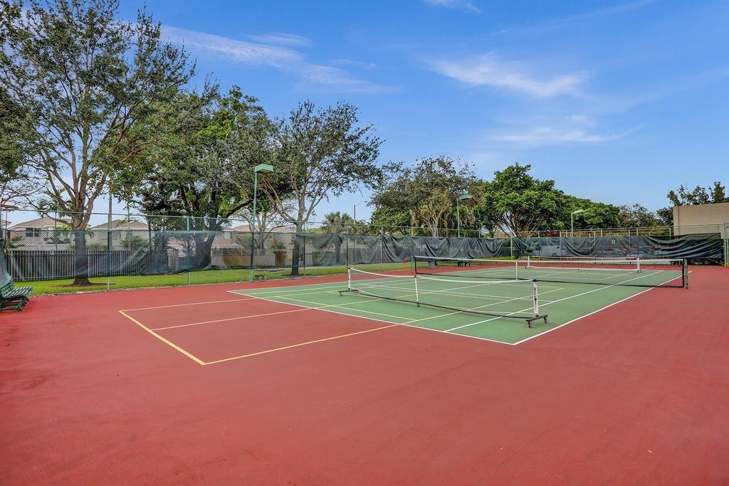 18TH HOLE AT INVERRARY CO - Residential