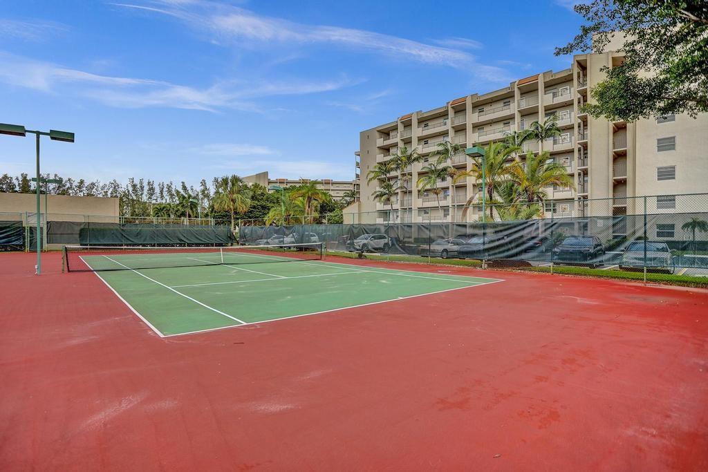 18TH HOLE AT INVERRARY CO - Residential