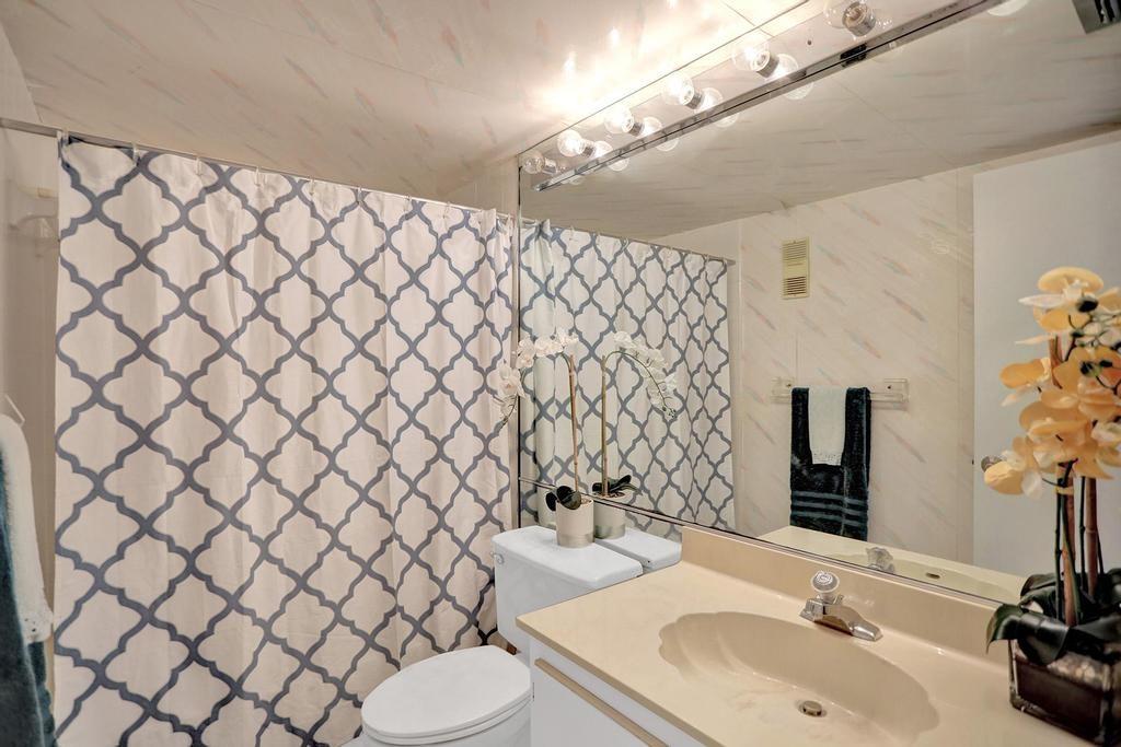 18TH HOLE AT INVERRARY CO - Residential