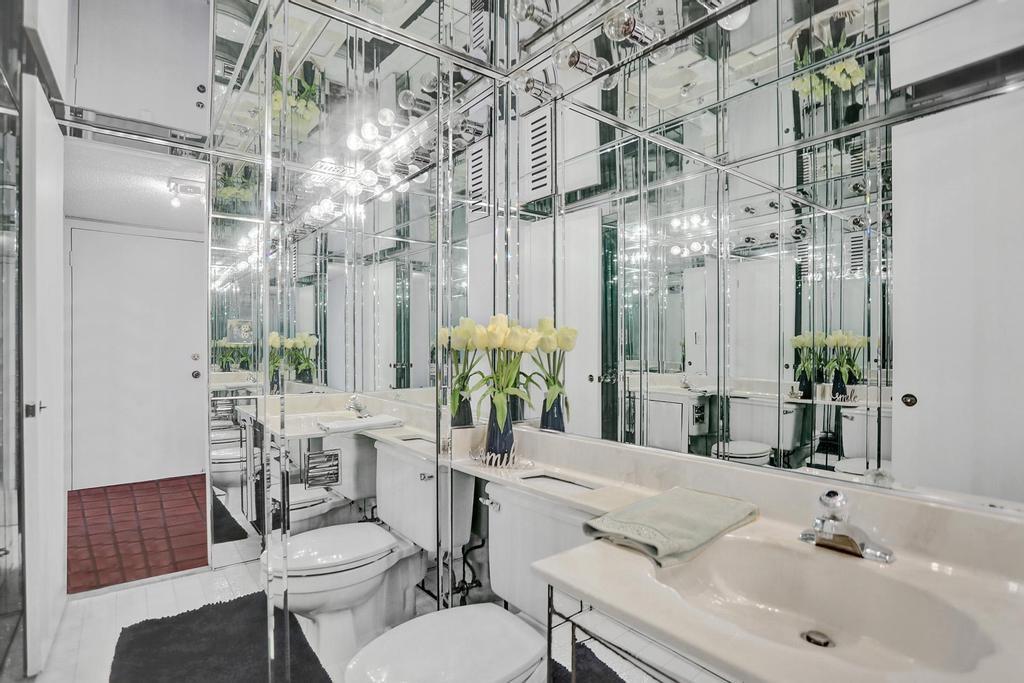 18TH HOLE AT INVERRARY CO - Residential