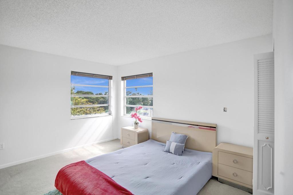 18TH HOLE AT INVERRARY CO - Residential